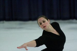 Kate performs with Ice-Semblé Chicago